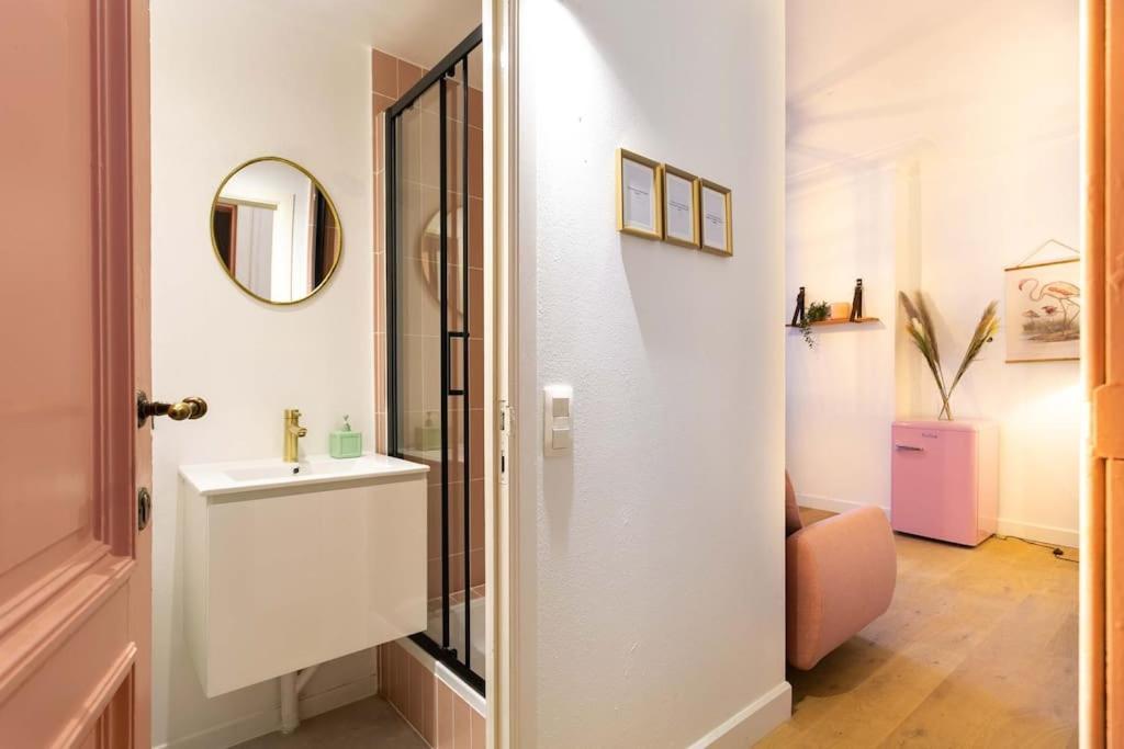Pink Fairytale-Like Apartment Antwerp Luaran gambar